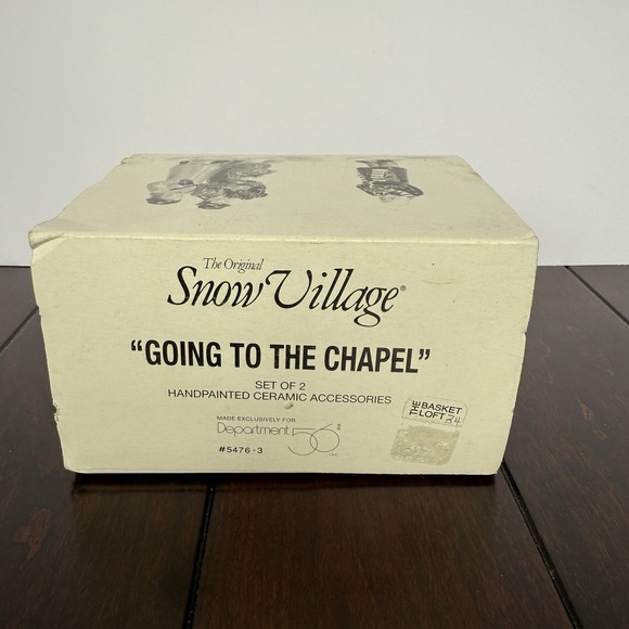 Dept 56 Snow Village Going To The Chapel Set Of 2 Ceramic Hand Painted #5476-3 - Picture 2 of 9